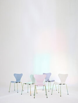 Fritz Hansen Series 7 3107 tuoli, 7:14 AM Colour Edition, vaaleanpunainen - rainbow, sisustuskuva