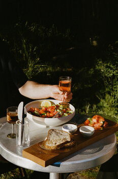 Frama Tasca pöytä, pieni, alumiini, sisustuskuva