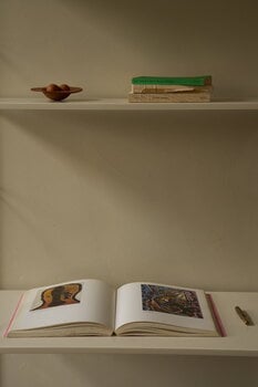 Frama Shelf Library H1852 vägghylla med skrivbord, varmvit