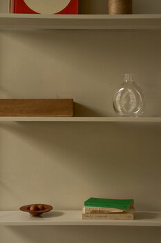Frama Shelf Library H1852 Wandregal mit Schreibtisch, warmes Weiß