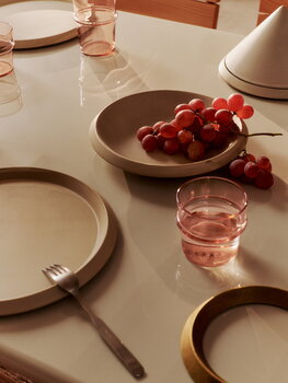 Ferm Living Erena ruokalautanen, 29 cm, kerma, sisustuskuva