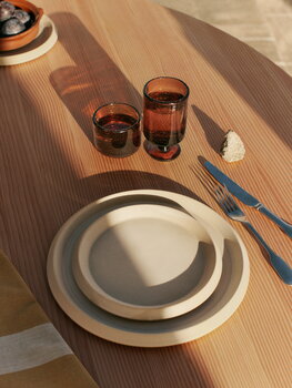 Ferm Living Oli juomalasi, matala, 11 cl, amber, sisustuskuva