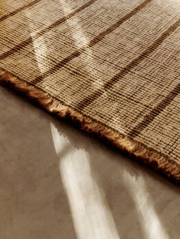 Ferm Living Athens Stripes matto, 200 x 300 cm, natural - off white, sisustuskuva