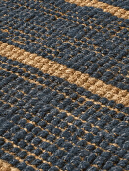 Ferm Living Athens Stripes matto, 140 x 200 cm, natural - ink blue, sisustuskuva