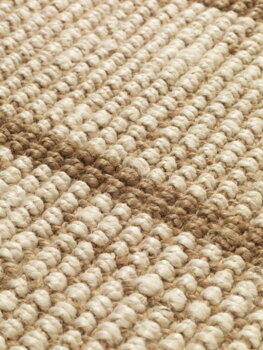 Ferm Living Athens Stripes matto, 140 x 200 cm, natural - off white, sisustuskuva