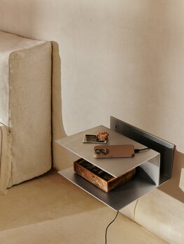 Ferm Living Tavolino da notte Lager, alluminio, immagine decorativa