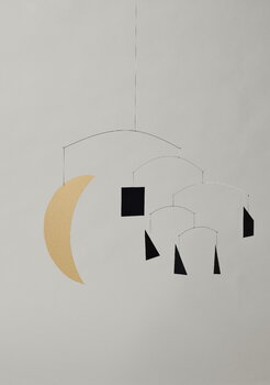 Ferm Living Phase mobile, musta - kulta, sisustuskuva