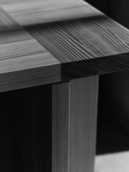 Ferm Living Sala Piece sivupöytä, douglaskuusi, sisustuskuva