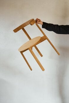 Form & Refine Lunar stol, oljad ek