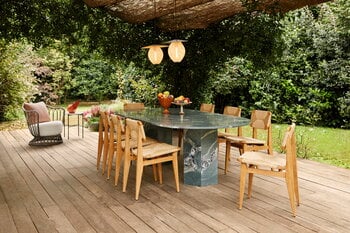 GUBI C-Chair Outdoor, natural - teak, decoration image