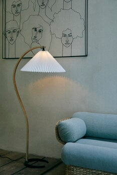 GUBI Timberline floor lamp, oak - birch - white canvas