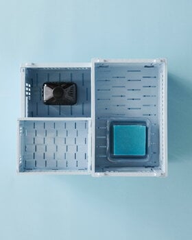 HAY Colour Crate kori, L, kierrätysmuovi, soft blue, sisustuskuva