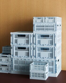 HAY Colour Crate kori, L, kierrätysmuovi, soft blue, sisustuskuva