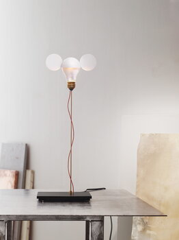 Ingo Maurer I Ricchi Poveri - Lampada da tavolo Toto, bianco, immagine decorativa