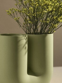 Muuto Kink vase, light green, decoration image