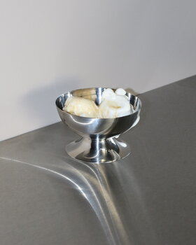 Nichba Ice Cup Low dessert bowl, polished stainless steel, decoration image