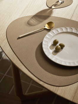 LIND DNA Tappeto in vetro Curve, nougat Pelle Corduroy, immagine decorativa