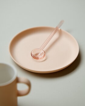 Lokal Helsinki Nekku glass spoon, pink