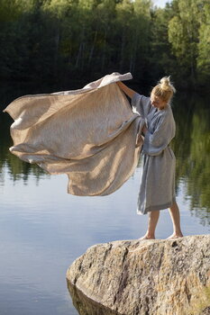 Lapuan Kankurit Osmankäämi table cloth/throw, 145 x 200 cm, grey - cinnamon, decoration image