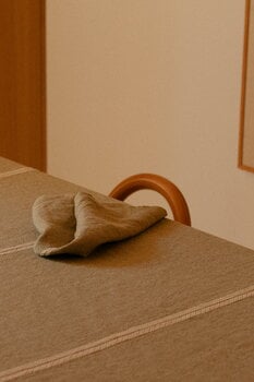Lapuan Kankurit Venla linen tablecloth, melange olive - white, decoration image