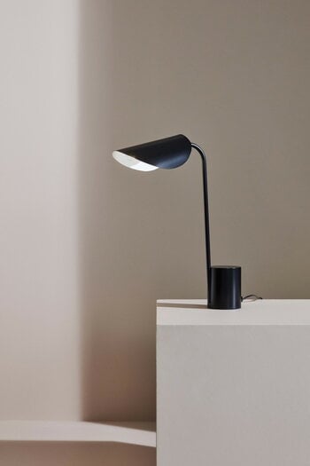 Studio Joanna Laajisto Lumme table lamp, black
