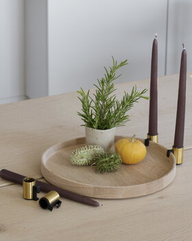 applicata Luna Maxi candleholder, oak - brass, decoration image