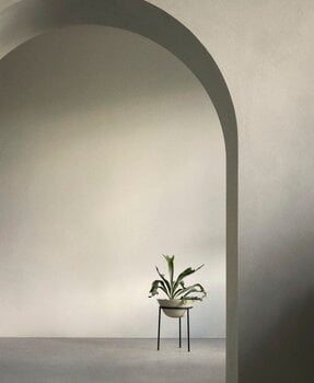 Audo Copenhagen Daiza planter, 45 x 35 cm, ivory
