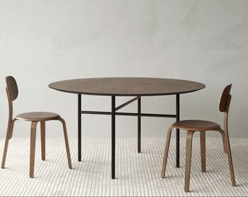 Audo Copenhagen Table ronde Snaregade, 120 cm, chêne teinté foncé