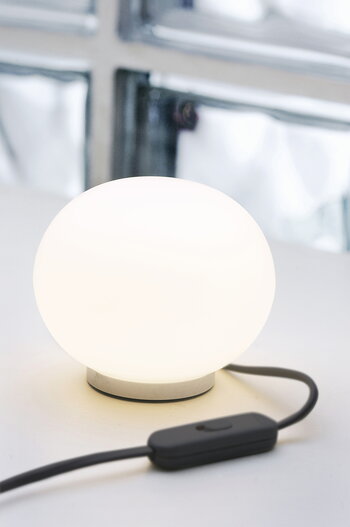 Flos Mini Glo-Ball T pöytävalaisin