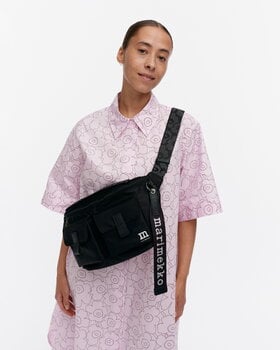 Marimekko Sling Bag Solid olkalaukku, M, musta, sisustuskuva