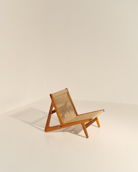 GUBI Fauteuil lounge MR01 Initial Outdoor, iroko huilé, image décorative