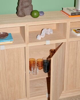 Muuto Stacked shelf module with background, small, oak, decoration image