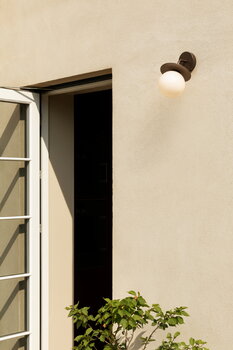 Nuura Liila Outdoor wall lamp, dark bronze - opal white