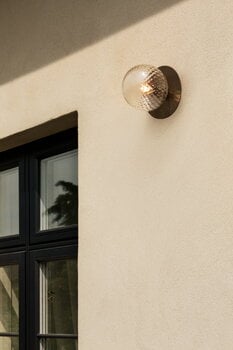 Nuura Liila 1 Outdoor wall/ceiling lamp, dark bronze - optic clear, decoration image