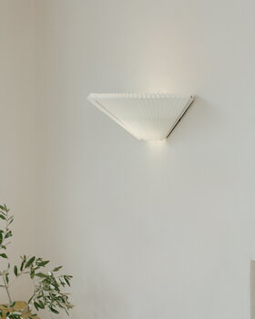 New Works Nebra wall lamp, white