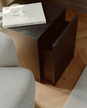 New Works Tavolino Mass con cassetto, rovere tinto nero