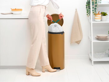 Brabantia newIcon poljinroska-astia, 30 L, warm brass, sisustuskuva