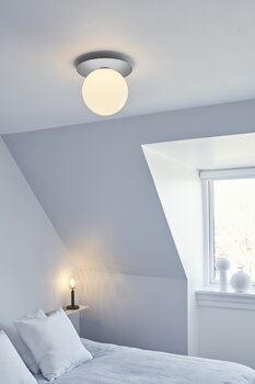 Nuura Lampada da parete/soffitto Liila 1, grande, argento - opale