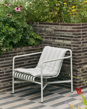 HAY Palissade lounge chair, low, sky grey, decoration image