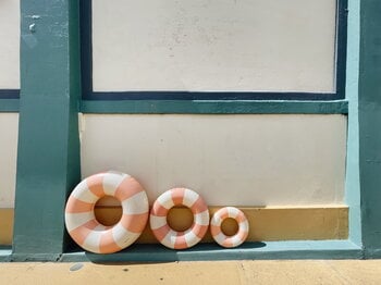 Petites Pommes Celine Grand float, 120 cm, Peach Daisy, immagine decorativa