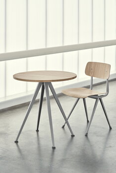HAY Pyramid Café pöytä 21, 70 cm, beige - lakattu tammi, sisustuskuva