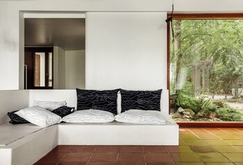Saana ja Olli Rakkauden meri cushion cover, 60 x 80 cm, black - white