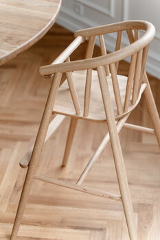 Oaklings Saga high chair, oak, decoration image