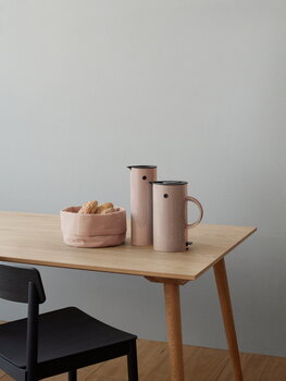 Stelton EM77 termoskannu, 1 L, heather, sisustuskuva
