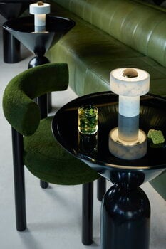 Tom Dixon Lampe de table portable à LED Stone, marbre blanc