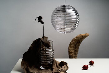 Tom Dixon Press Sphere LED riippuvalaisin, 2700K, kirkas, sisustuskuva