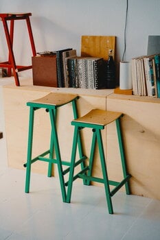 HAY Taburete 8 bar stool, low, 65 cm, signal red - lacquered oak