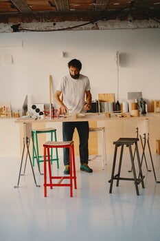 HAY Taburete 8 bar stool, low, 65 cm, signal red - lacquered oak