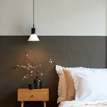 Anglepoise Lampada a sospensione Type 80, nero opaco - bianco opale, immagine decorativa