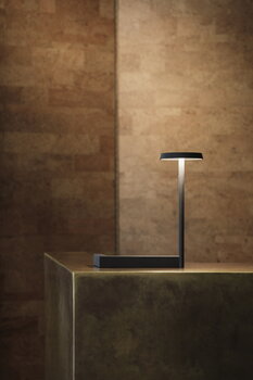 Vibia Flat 5970 table lamp, black